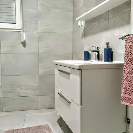 Apartment Violeta - - 50 M From The